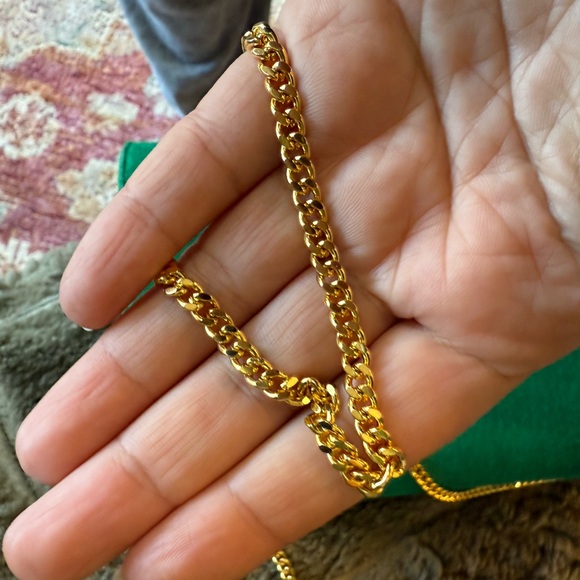 Vintage Givenchy clutch bag with gold chain strap - Picture 9 of 11